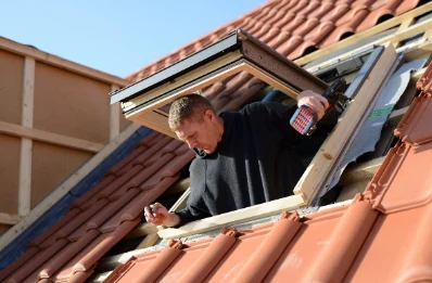 Pose de fenêtres de toit Velux à Lavillatte